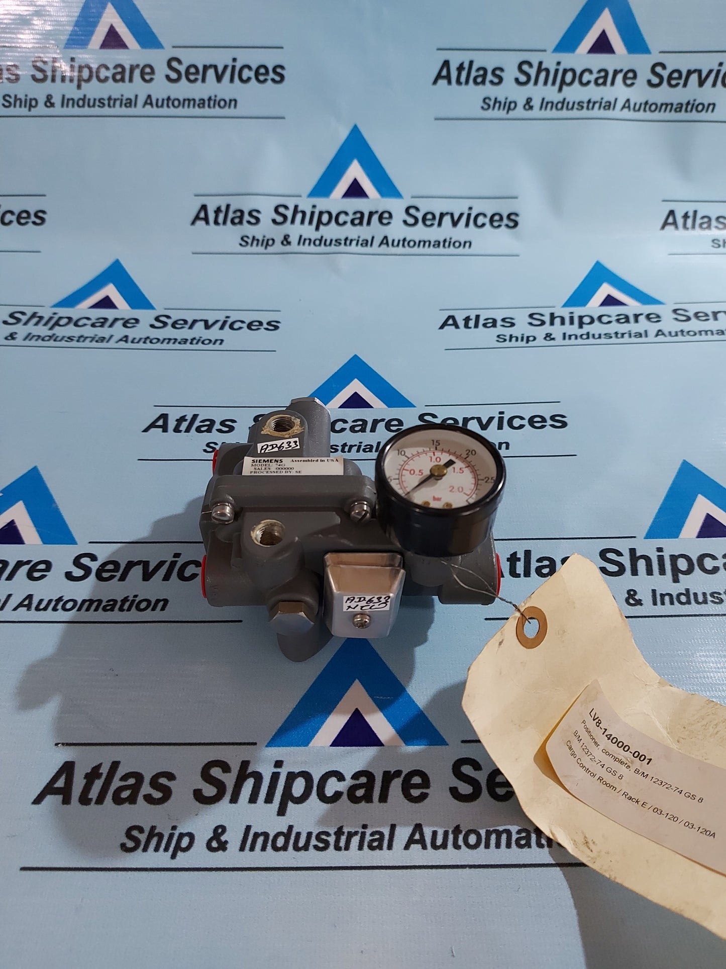 SIEMENS 74G VALVE POSITIONER WITH PRESSURE GAUGE