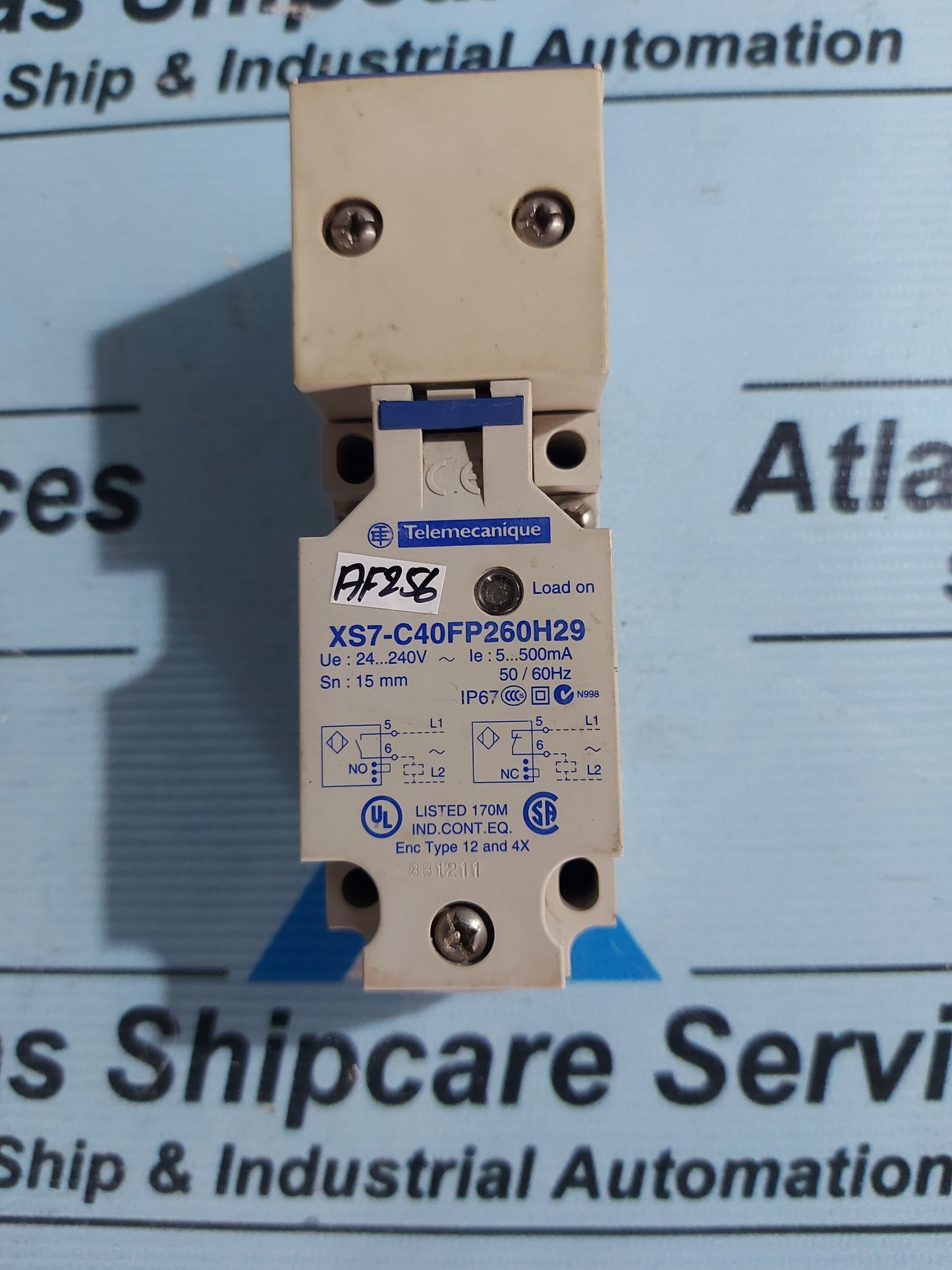 TELEMECANIQUE XS7-C40FP260H29 INDUCTIVE PROXIMITY SENSOR