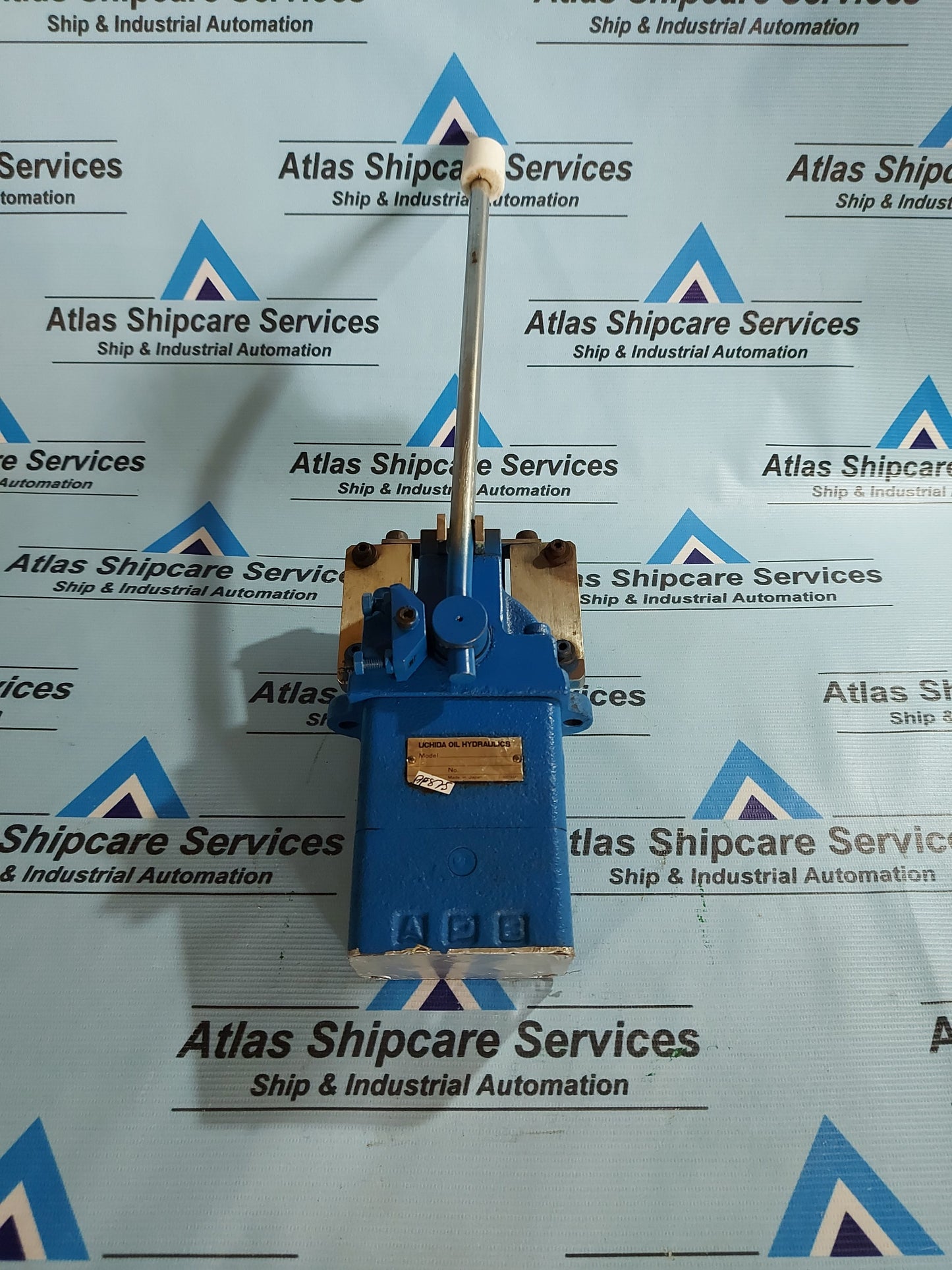 UCHIDA OIL HYDRAULICS 2RE7L05-13-994-1 DIRECTIONAL CONTROL VALVE