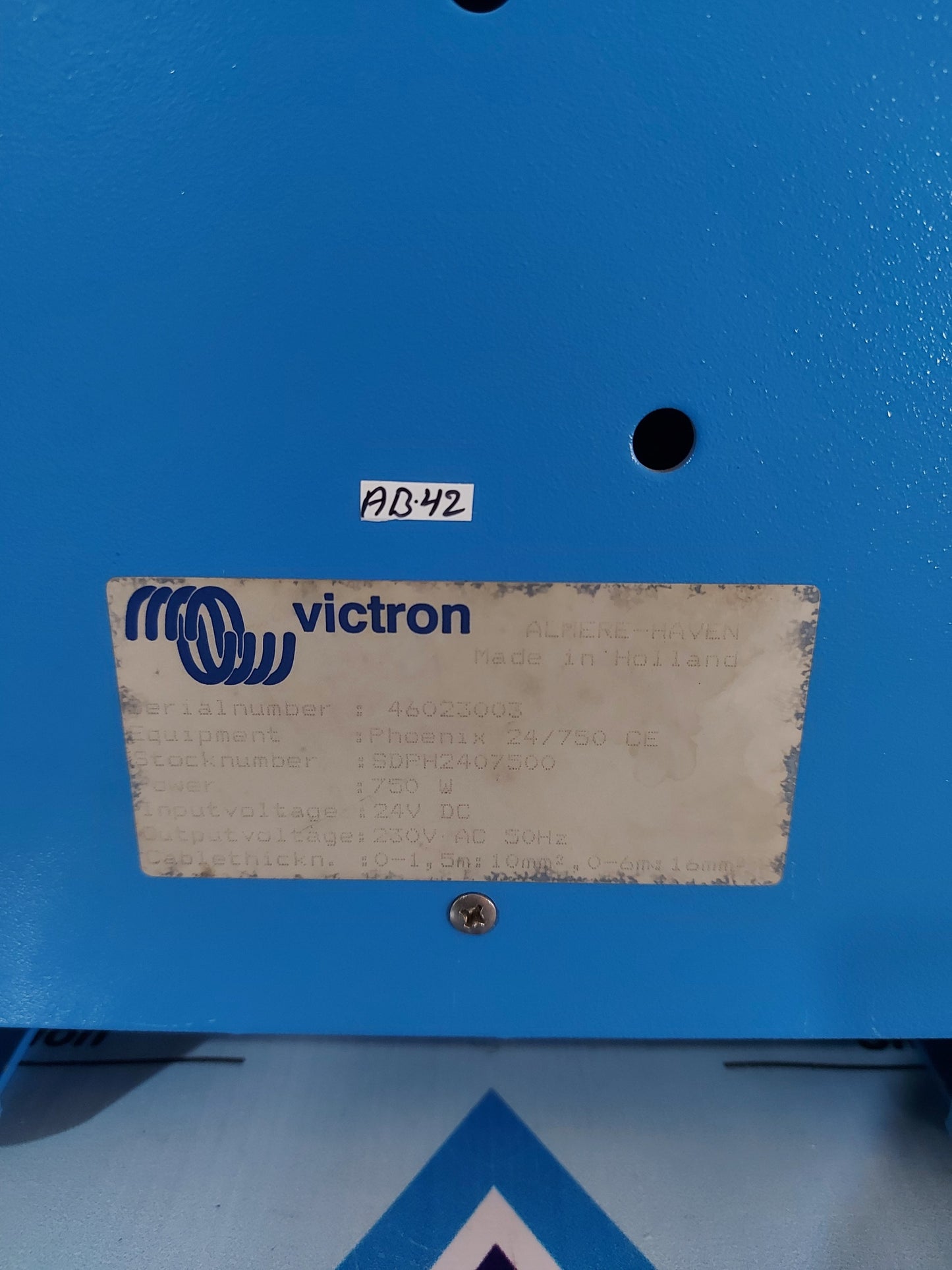 VICTRON PHOENIX 24/750 CE SINEWAVE INVERTER